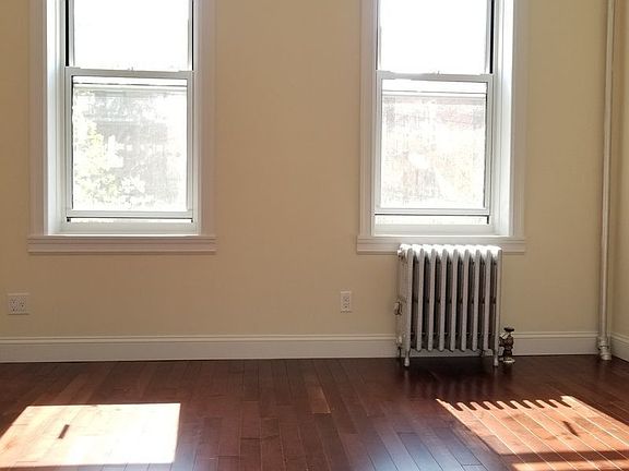 3rd image of 3072 44th St APT 2L