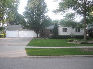 1915 Caras Rd, Waterloo, IA 50701