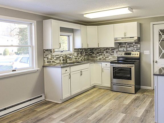 3rd image of 511 Champlain St