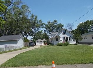 211 Frederick St, Medina, OH 44256