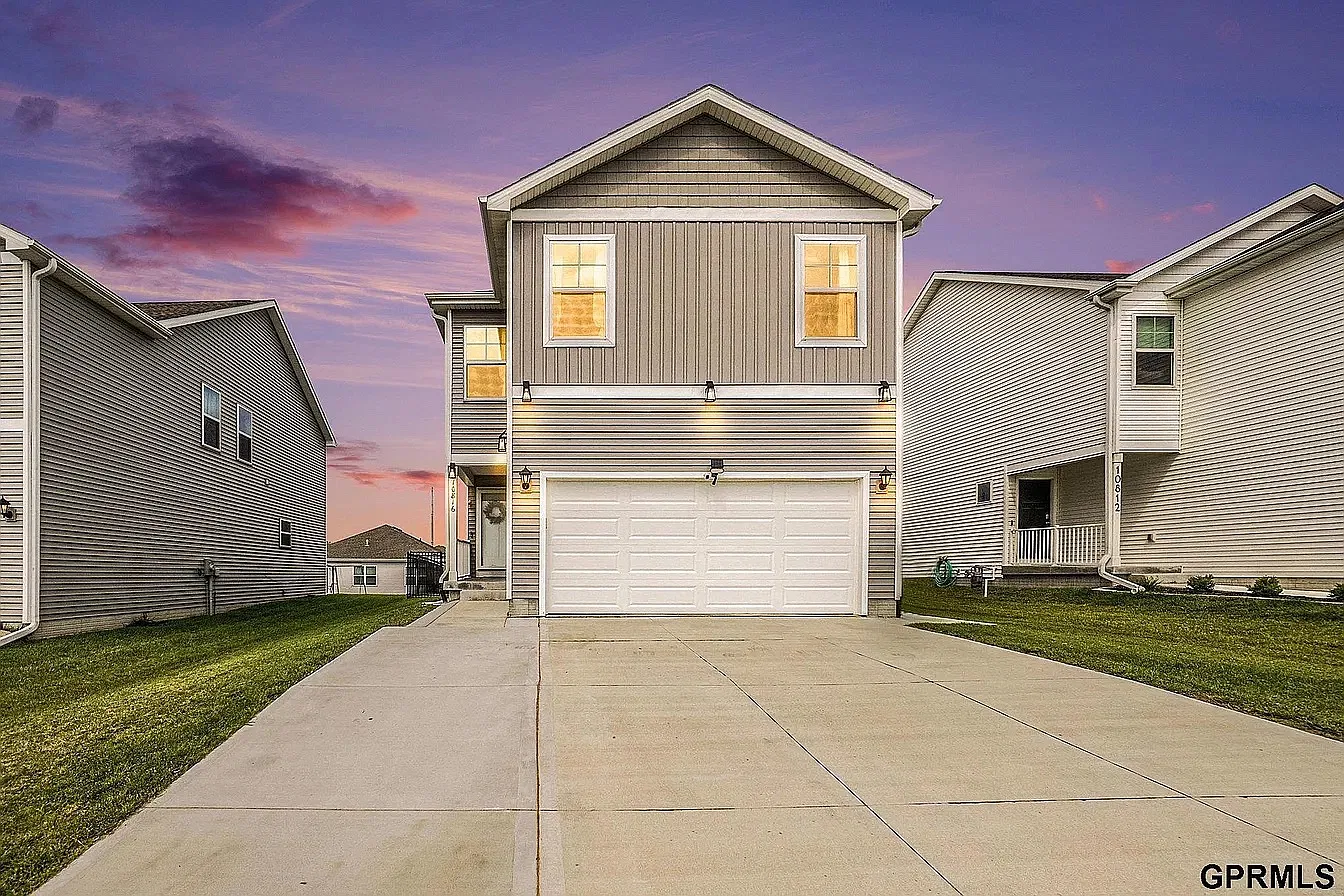 4 bed, 2.5 bath, 2247 sqft, $2,800 — Photo 1