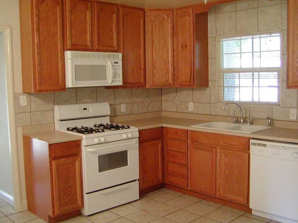 2nd image of 1310 Suzanne Ave