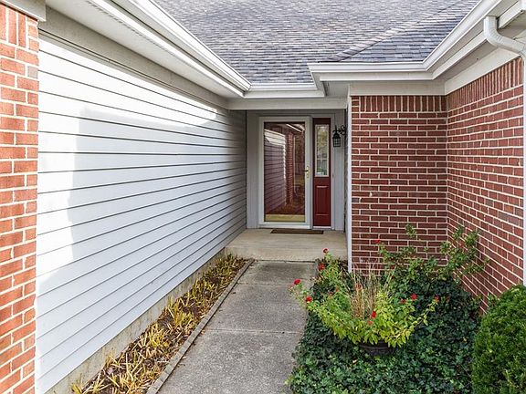 2nd image of 5202 Ashbrook Dr