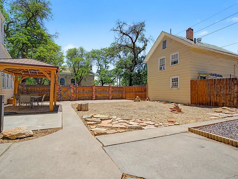 605 N 7th St — Photo 23