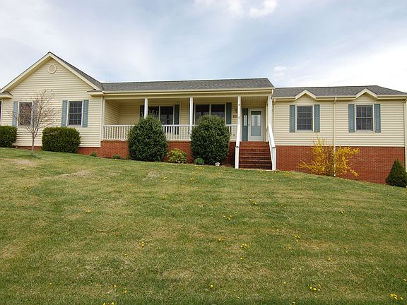 2nd image of 2560 Charlotte Dr