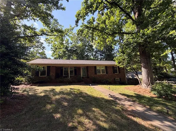 1601 Forest Valley Rd, Greensboro, NC 27410