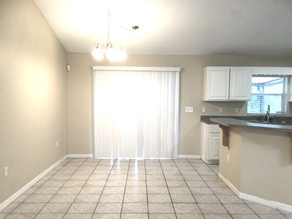 3rd image of 4805 Jeanette Ct