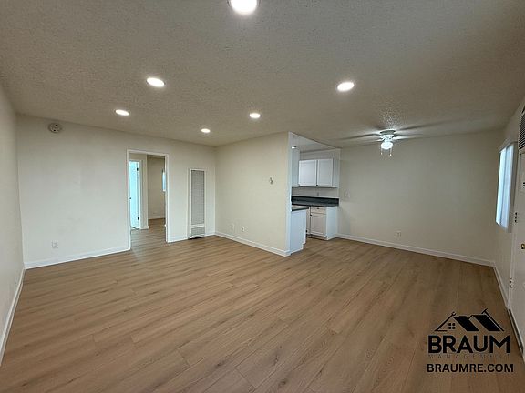 3rd image of 6612 Sylmar Ave APT 101