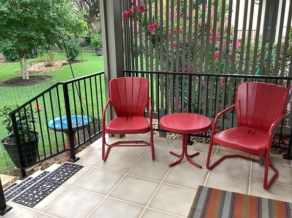 104 Rain Lily Ln