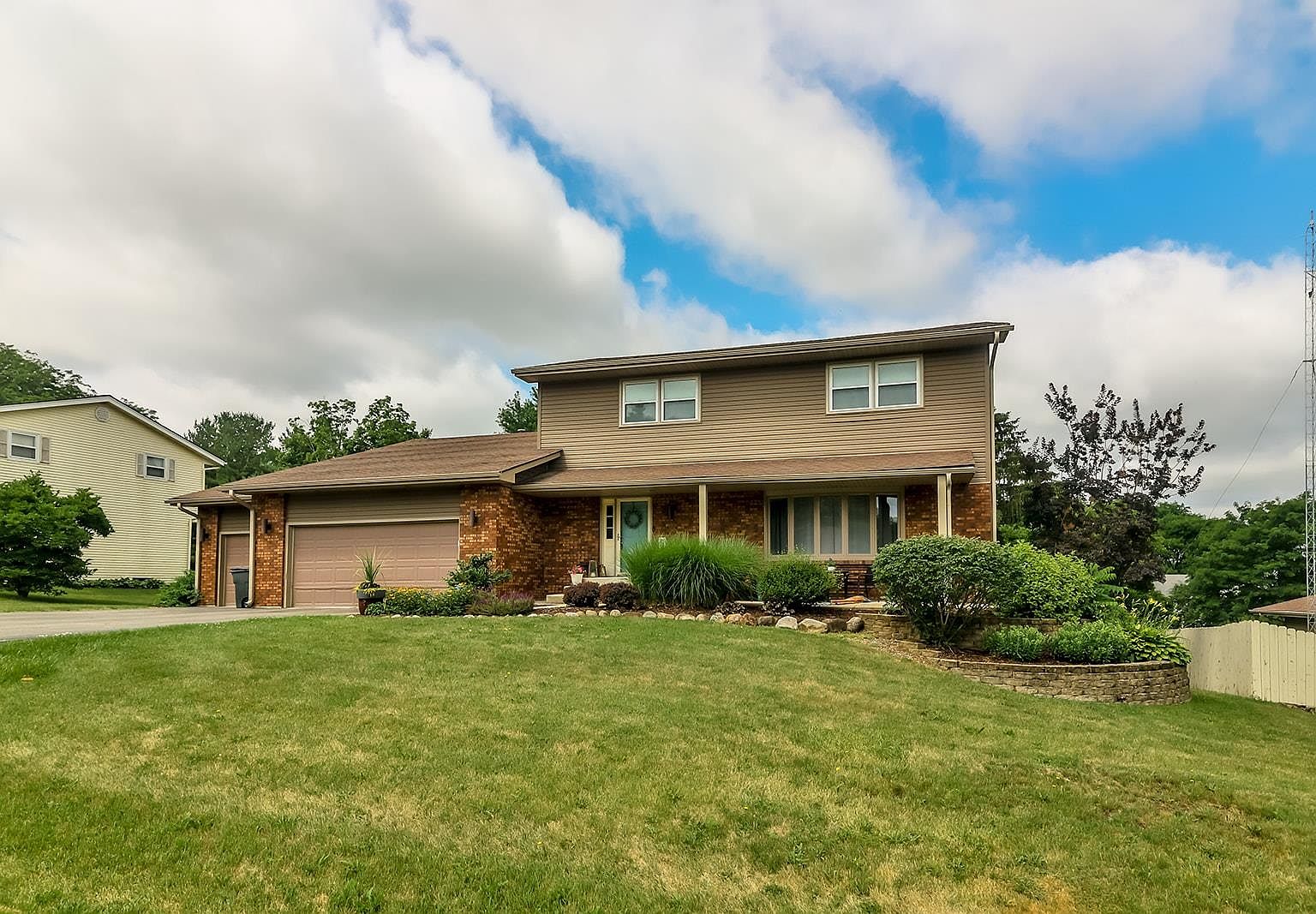 1472 Featherstone Rd, Rockford, IL 61107 Zillow