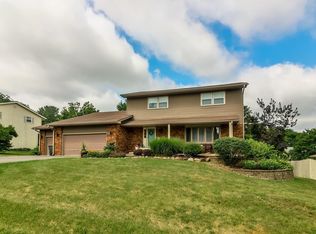 1472 Featherstone Rd, Rockford, IL 61107