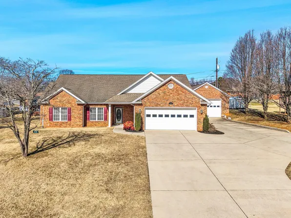 405 Dawnridge Dr, Vinton, VA 24179