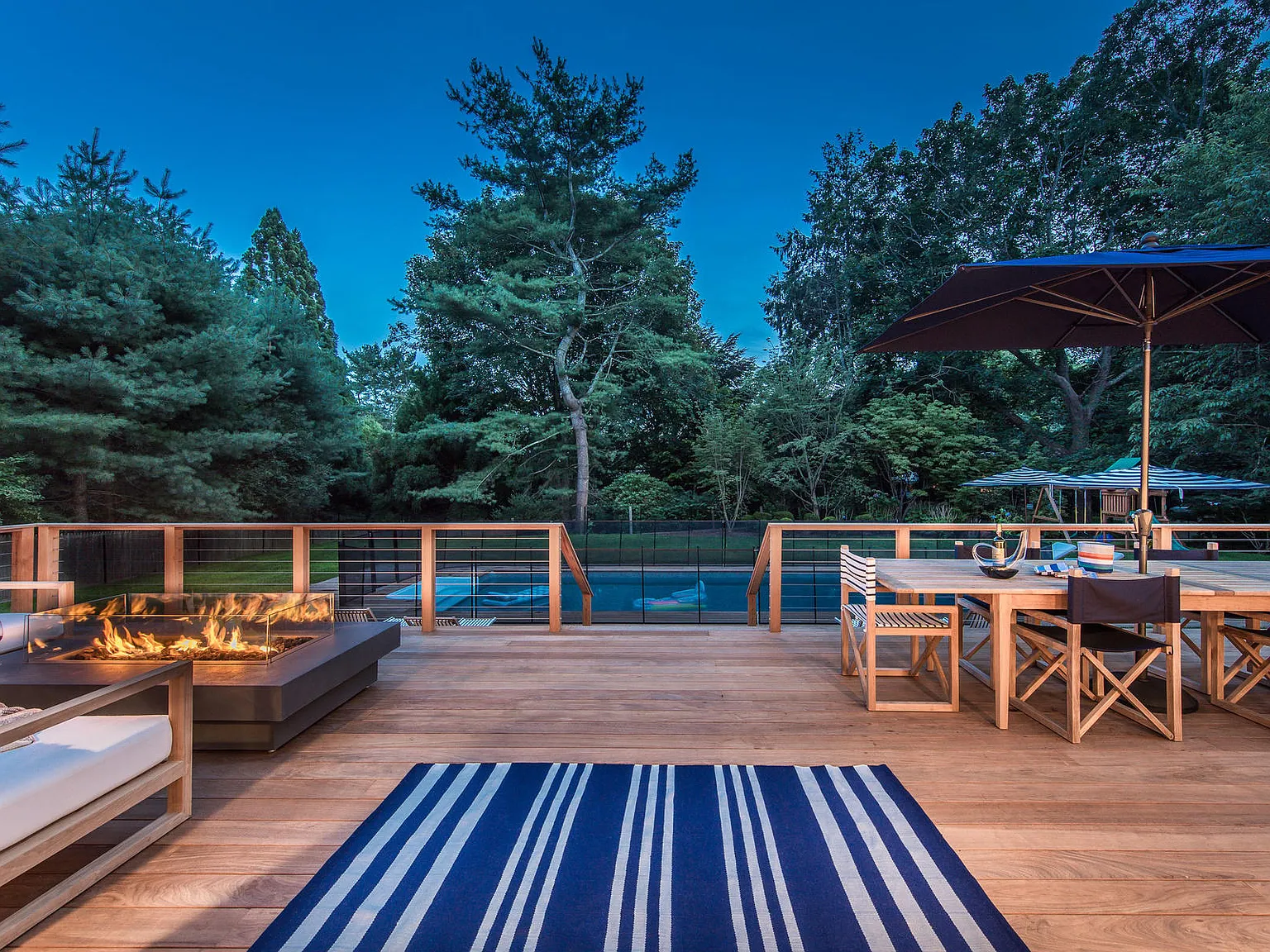 Stunning, fresh and recently renovated Beach House Near All. — Photo 2