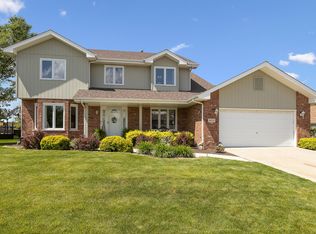 8436 Brookside Glen Dr, Tinley Park, IL 60487