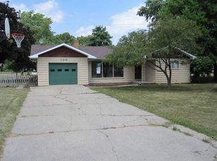 130 Sunview Dr, Saint Charles, MI 48655