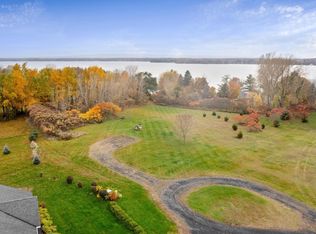 91 Meadow Ln, Isle La Motte, VT 05463