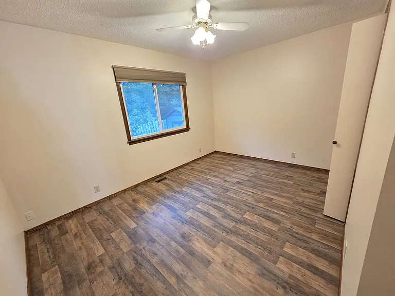 4133 N Auburn St — Photo 7