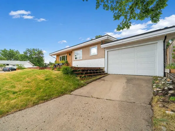 1002 W 13th St NE, Medicine Hat, AB T1A 5V6