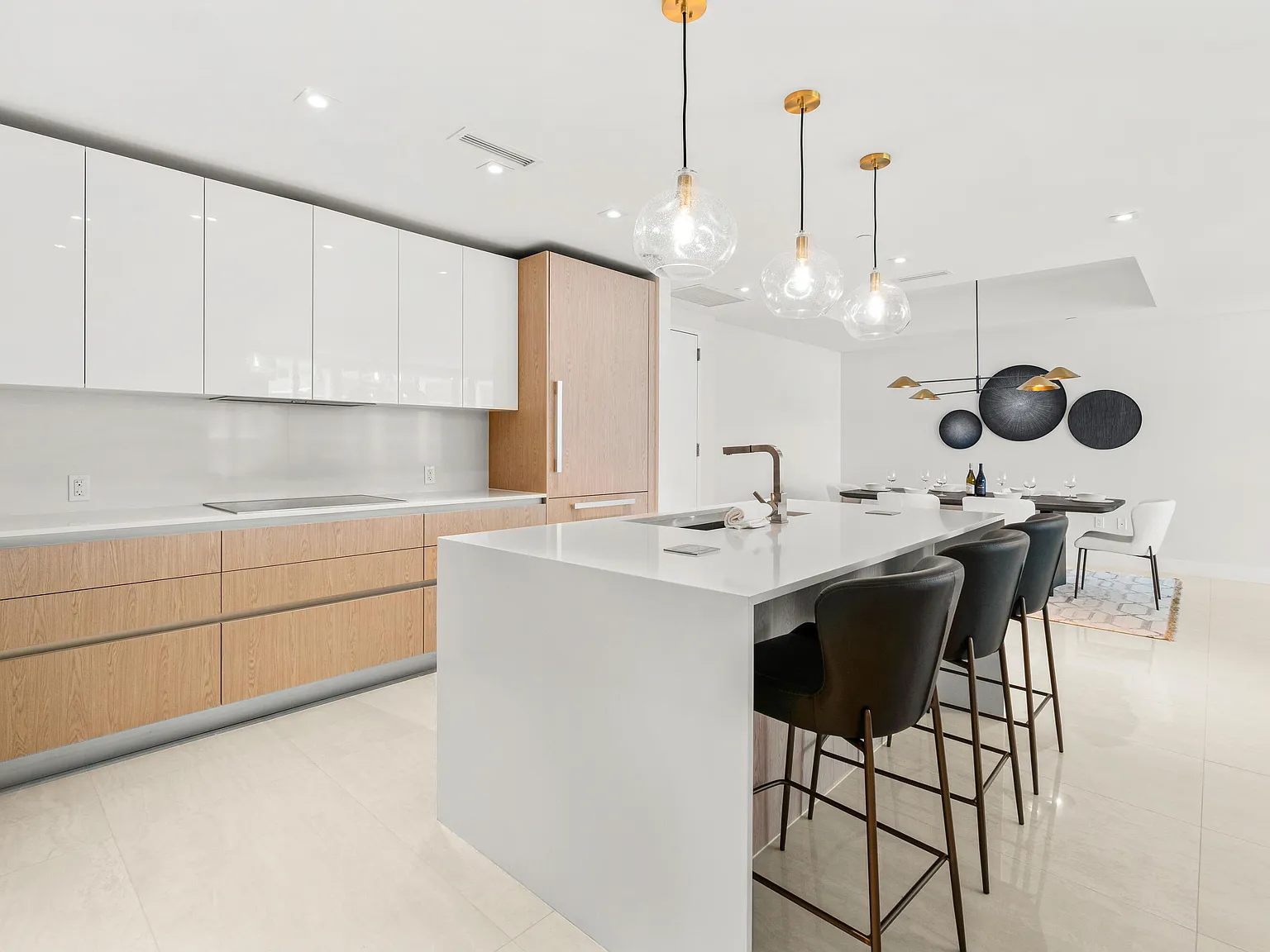 3 bed, 3.0 bath, 2098 sqft, $20,000 — Photo 2