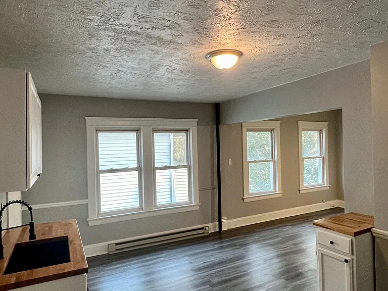 3341 W 105th St #5 — Photo 5