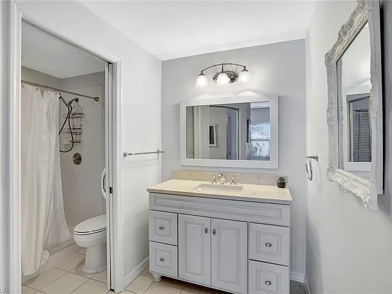 613 Windsor Sq #101 — Photo 14