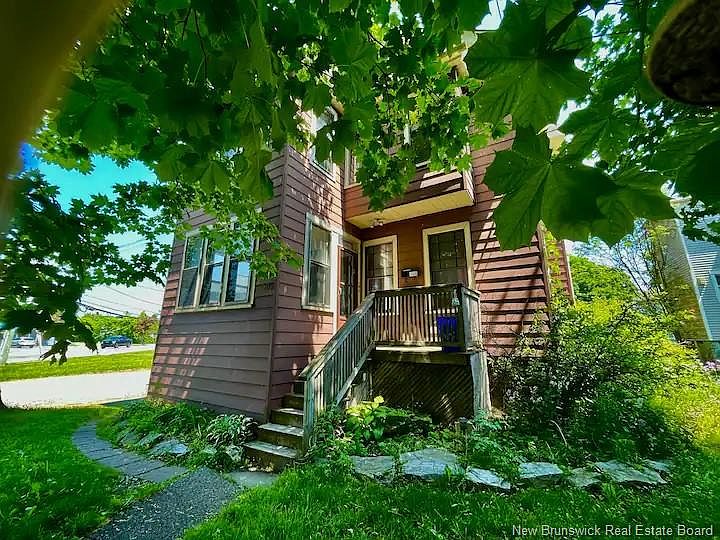 1st image of 104 Lansdowne Ave #102
