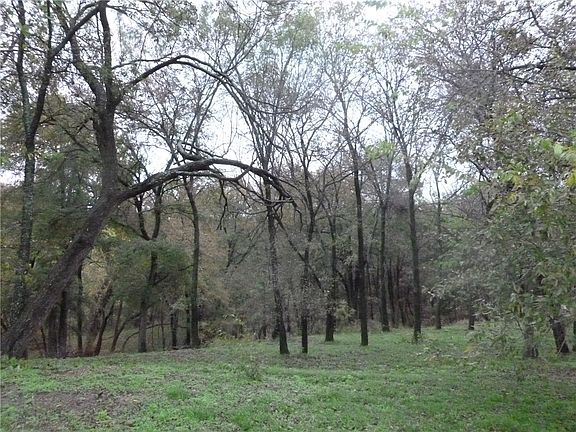5th image of 2623 Creekwood Dr