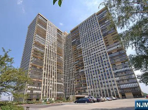 300 Winston Drive #1918, Cliffside Park, NJ 07010