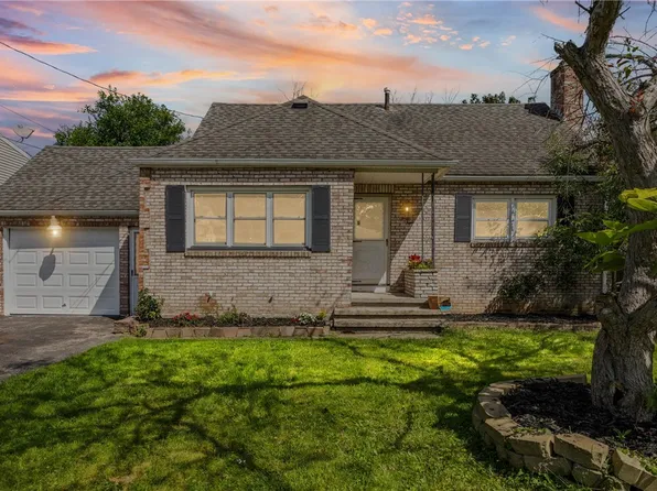 44 Rossmore St, Rochester, NY 14606
