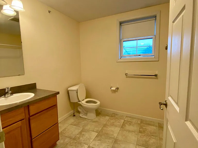 8 Parker St #4 — Photo 10