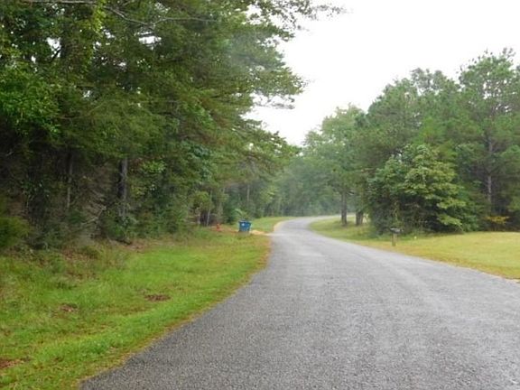 Exterior Neighborhood (street photo)