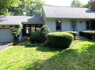 25 Crystal Brook Dr, Springfield, MA 01118