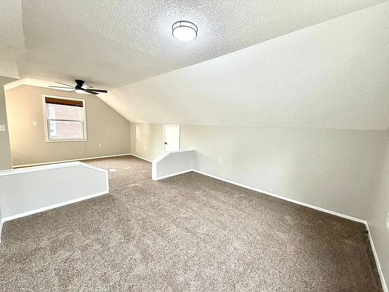 18235 Tracey St — Photo 38