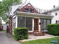 1st image of 141 Stevens Pl