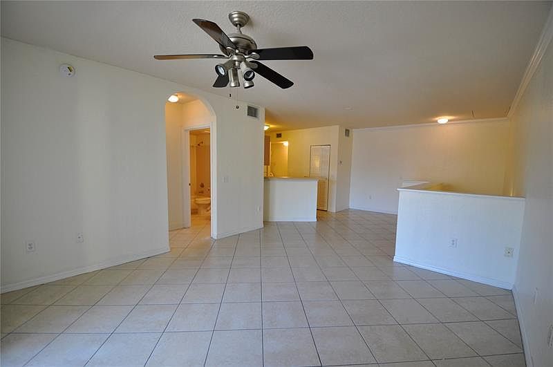 1st image of 604 Belmont Ln
