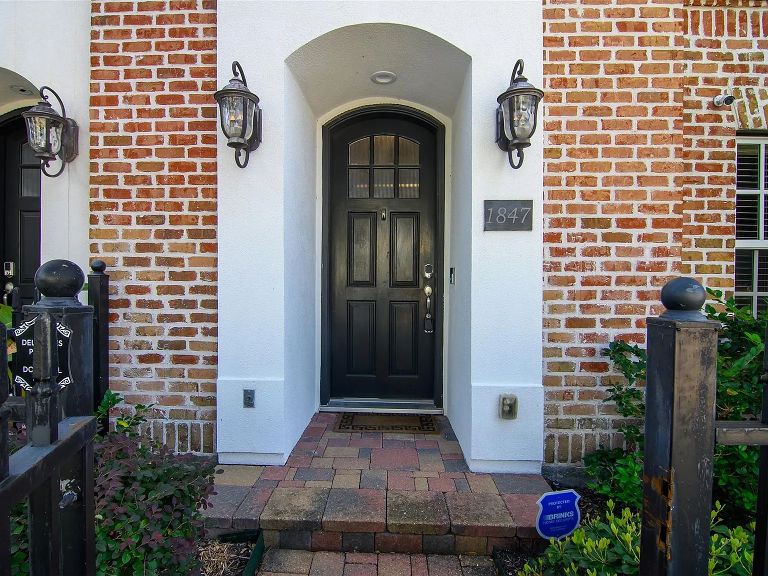 3 bed, 3.5 bath, 2548 sqft, $4,800 — Photo 3