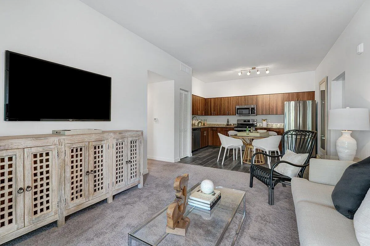2 bed, 2.0 bath, 1100 sqft, $2,200 — Photo 1
