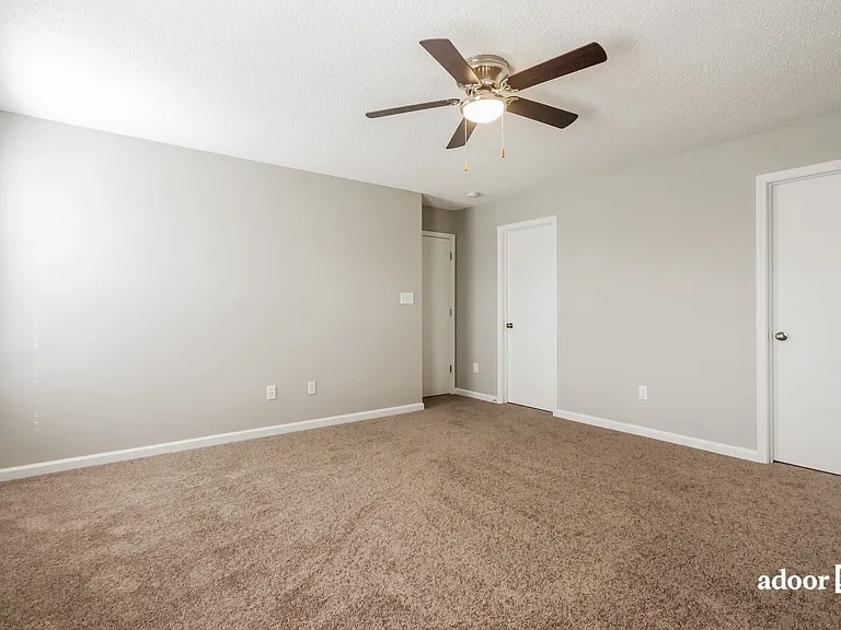 2415 Woodfield Blvd — Photo 13