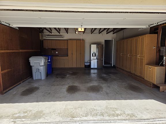 3rd image of 6733 Park Ridge Blvd