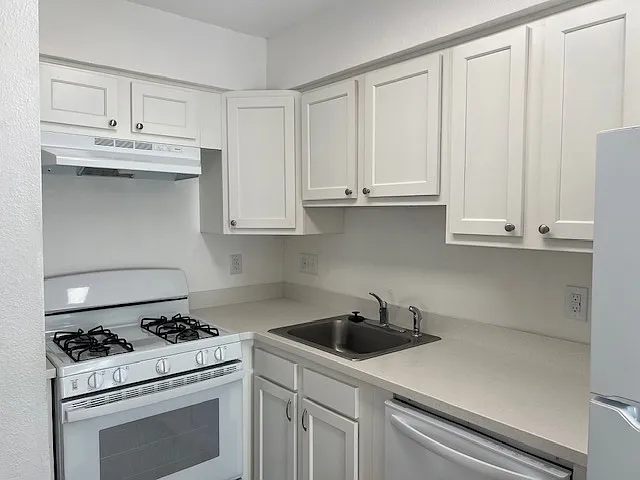 5001 Hardin Dr NE #B — Photo 3