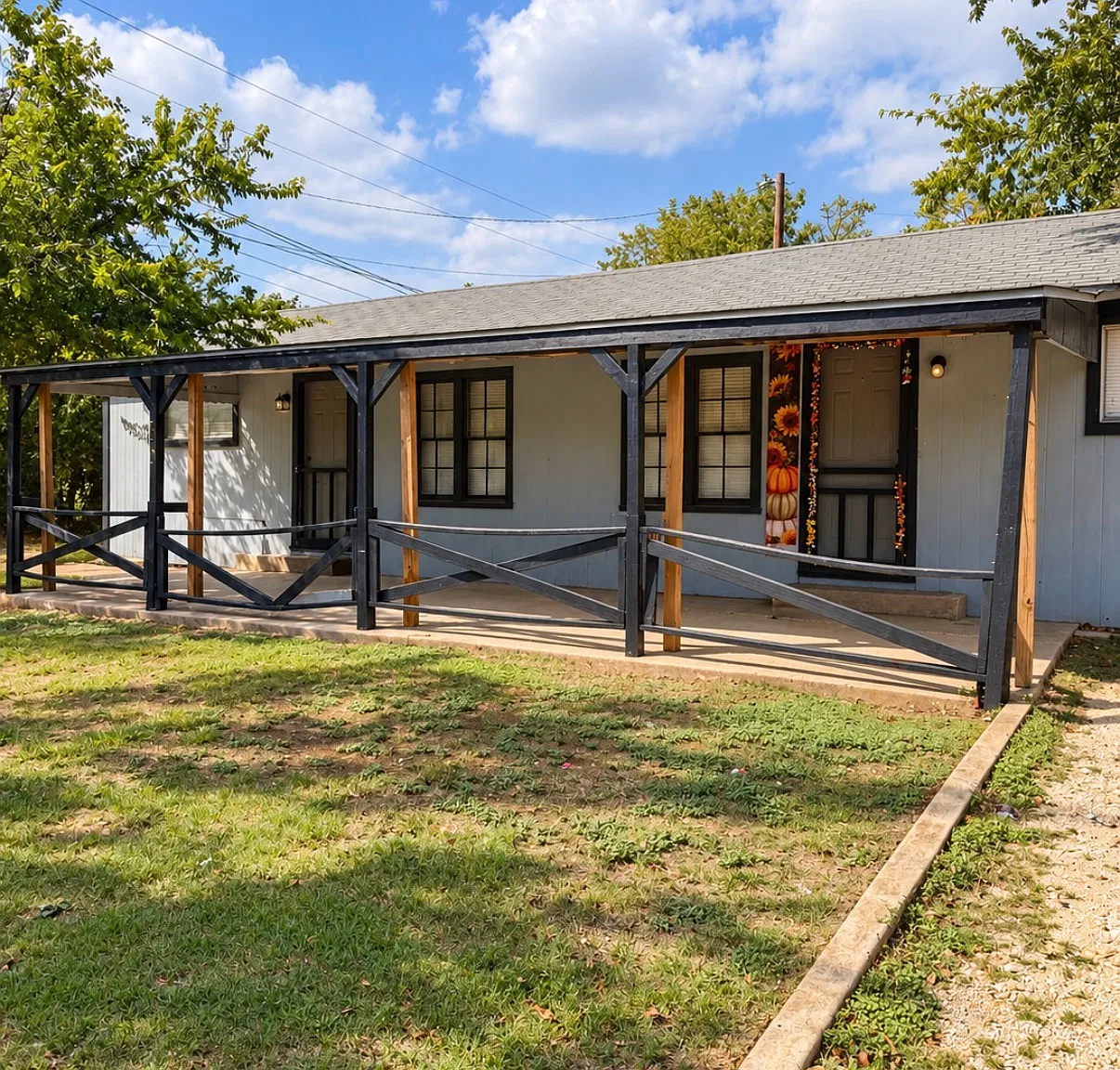 405 N Burleson St — Photo 1