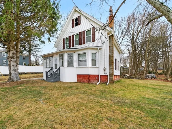22 Maple St, Baldwinville, MA 01468