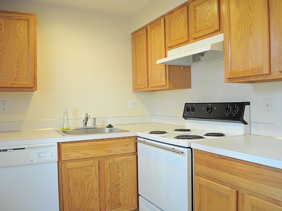 3rd image of 4337 9th Ave NE APT A