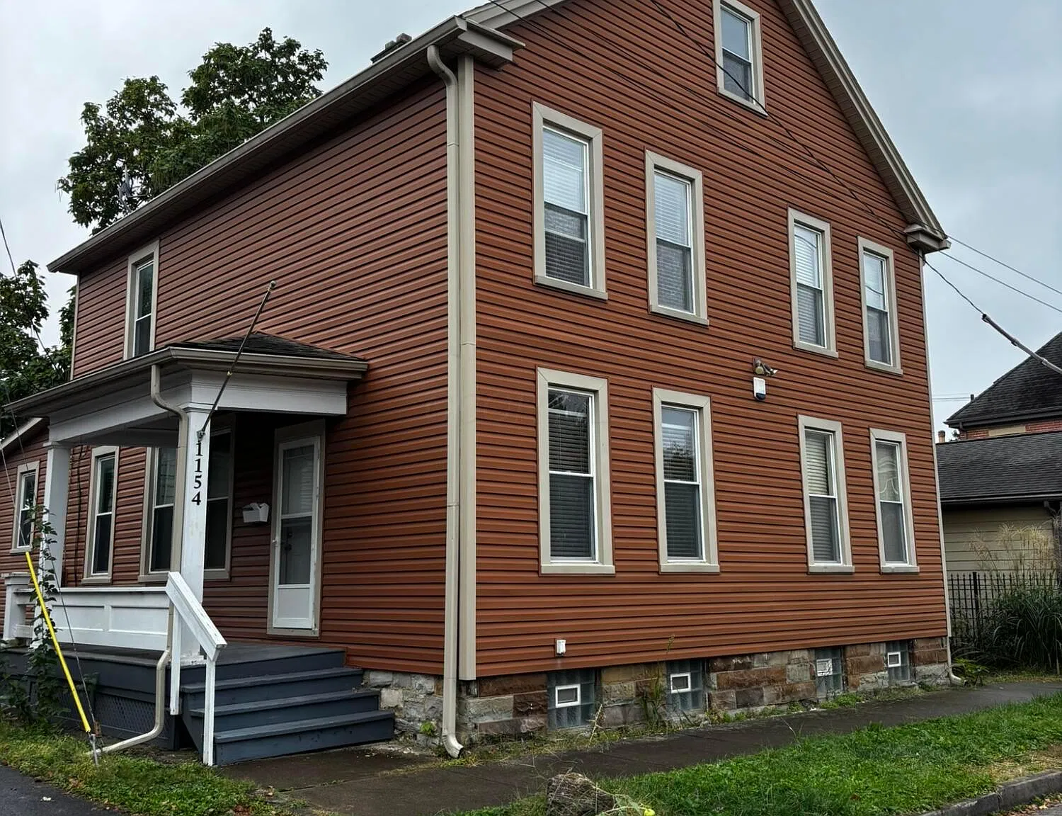 2 bed, 1.5 bath, 1178 sqft, $1,900 — Photo 3