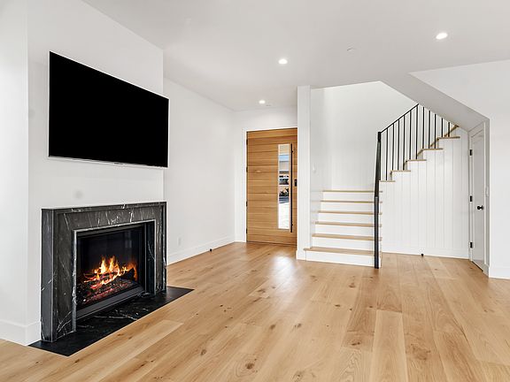 3rd image of 2305 Nelson Ave #A