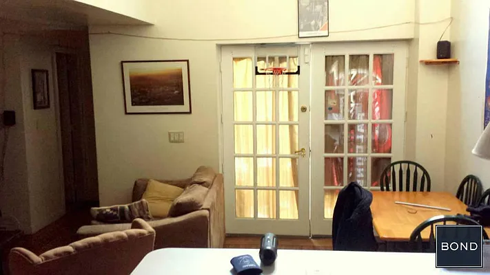 Rented by Bond New York | media 22