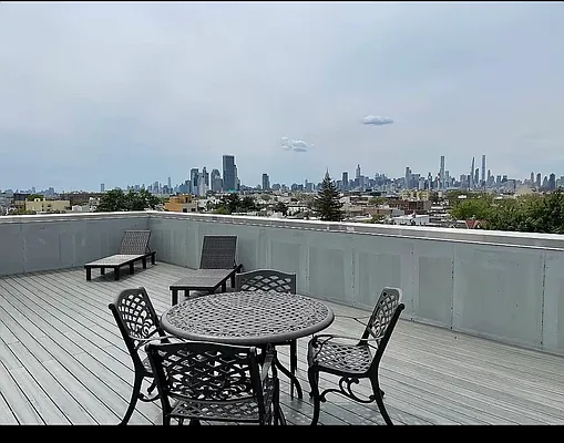 Rented by Celine Moradof-Nazarian, LREB | media 1