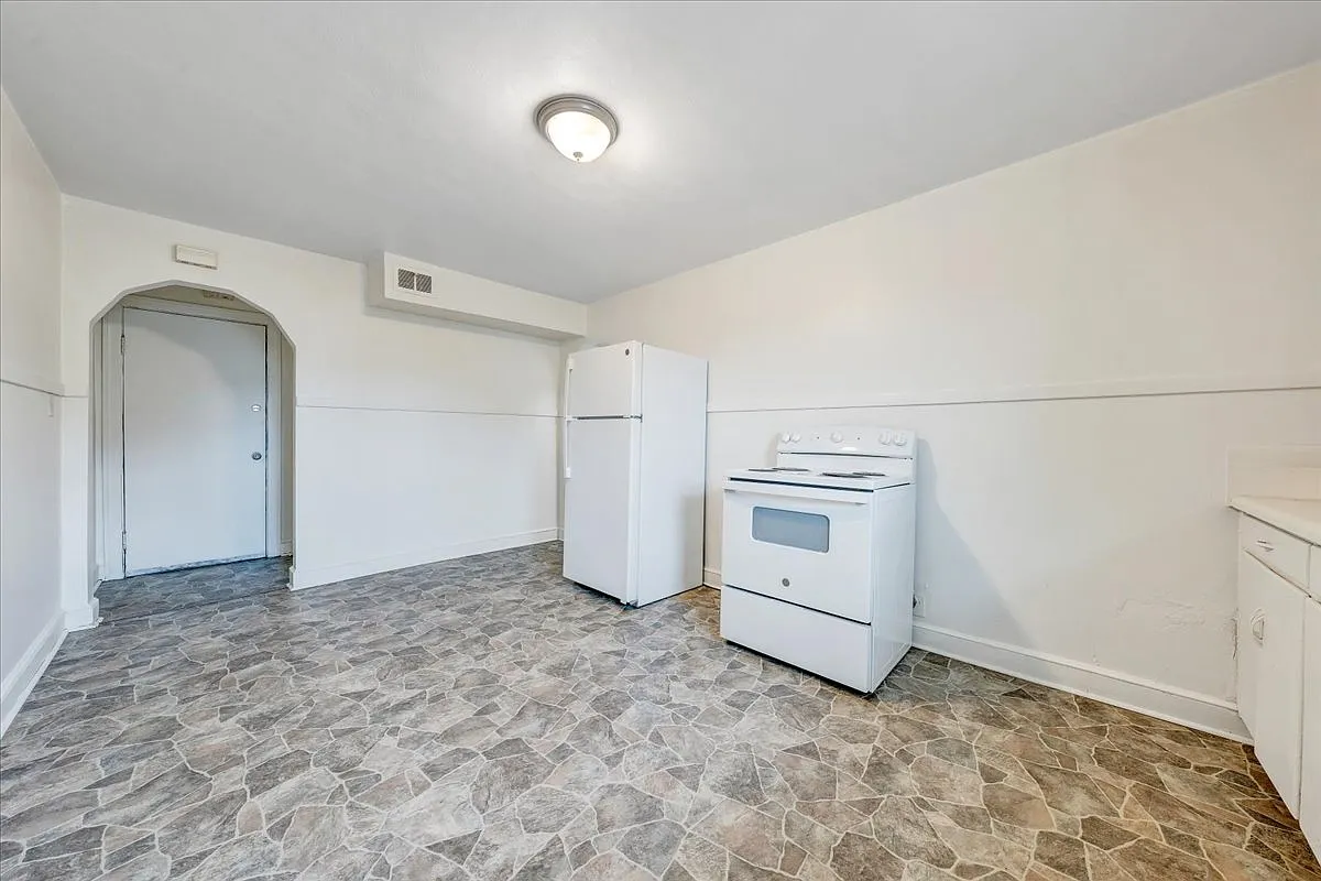 2 bed, 980 sqft, $985 — Photo 4
