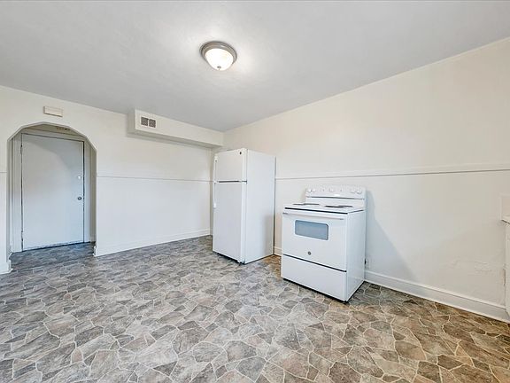 4th image of 915 9th St SE #2