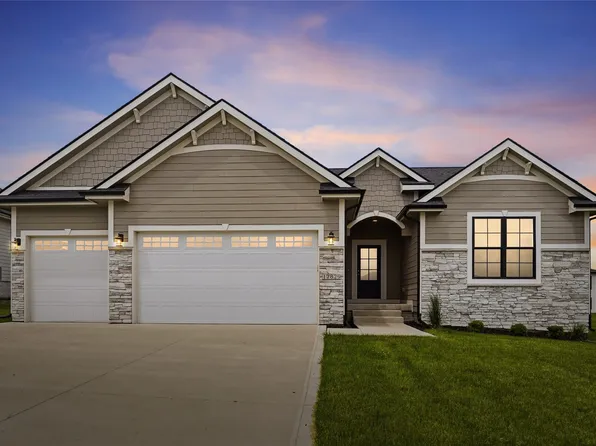 17829 Valley View Dr, Clive, IA 50325